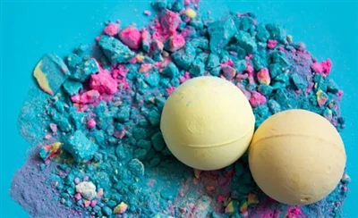 5 कारण जिनकी वजह से आपको बाथ बम आज़माना चाहिए