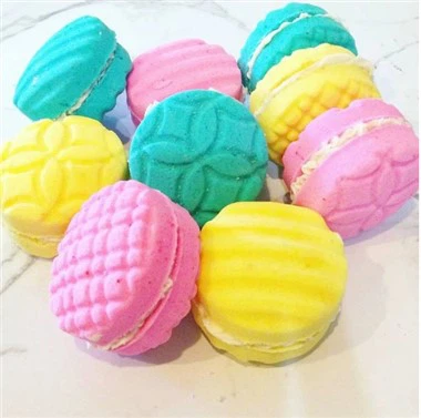 पालतू बिल्ली के लिए पालतू देखभाल उत्पाद